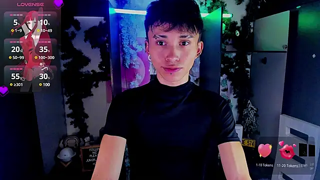 Snapshot of juniior_2311_ chatting on February 20, 9:09 pm juniior 2311  online show from February 20, 9:09 pm