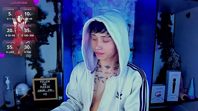 Snapshot of juniior_2311_ chatting on March 8, 2:45 am juniior 2311  online show from March 8, 2:45 am