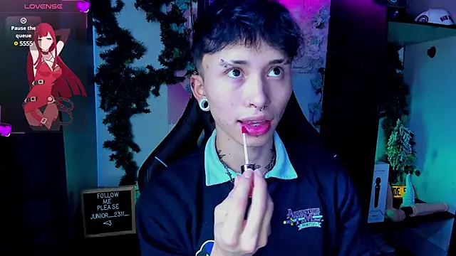 Snapshot of juniior_2311_ chatting on March 14, 6:39 pm juniior 2311  online show from March 14, 6:39 pm