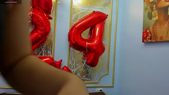 melaniecooperr online show from February 11, 3:22 am