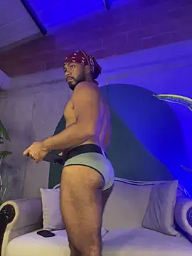 Snapshot of noah_jones__ chatting on February 2, 10:36 am noah jones online show from February 2, 10:36 am