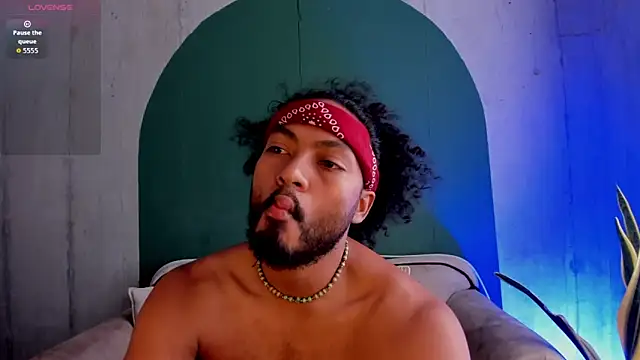 Snapshot of noah_jones__ chatting on February 20, 5:13 pm noah jones online show from February 20, 5:13 pm