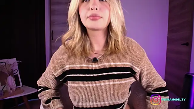 Snapshot of Odett_ chatting on February 7, 11:08 pm Odett online show from February 7, 11:08 pm