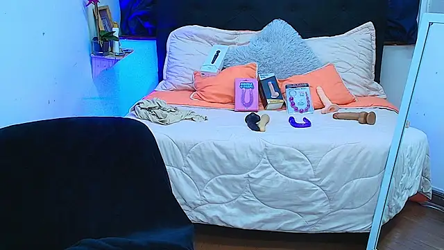 Snapshot of avans_15 chatting on February 6, 11:43 am avans 15 online show from February 6, 11:43 am