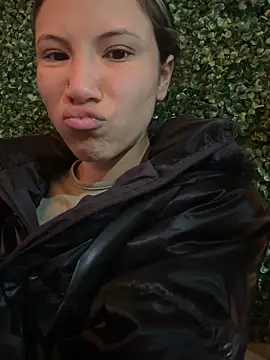 Snapshot of avans_15 chatting on October 30, 12:01 am avans 15 online show from October 30, 12:01 am