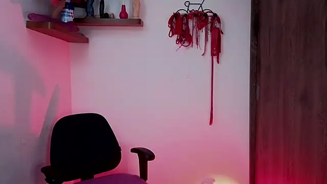 Snapshot of avans_15 chatting on November 28, 11:51 pm avans 15 online show from November 28, 11:51 pm