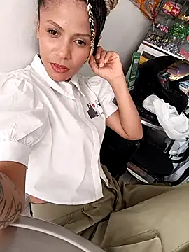 Snapshot of BlairSamy chatting on November 4, 3:55 pm BlairSamy online show from November 4, 3:55 pm