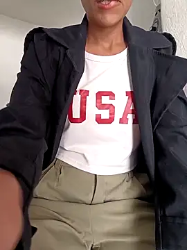 Snapshot of BlairSamy chatting on December 1, 2:33 pm BlairSamy online show from December 1, 2:33 pm