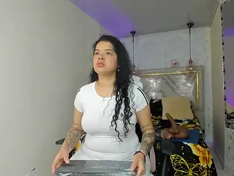 Snapshot of alexa-cooper- chatting on March 21, 12:21 pm alexa-cooper- online show from March 21, 12:21 pm