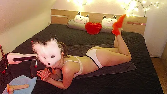 Snapshot of kleinelea123 chatting on January 22, 2:24 pm kleinelea123 online show from January 22, 2:24 pm