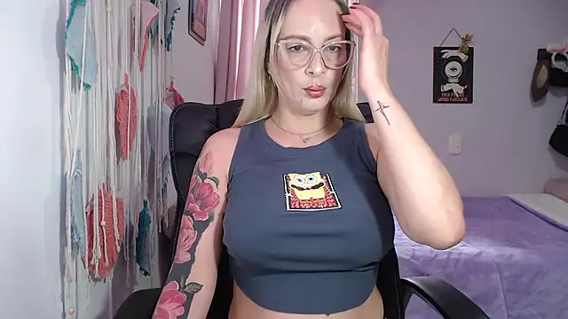 yulieth anamar online show from February 25, 9:24 pm