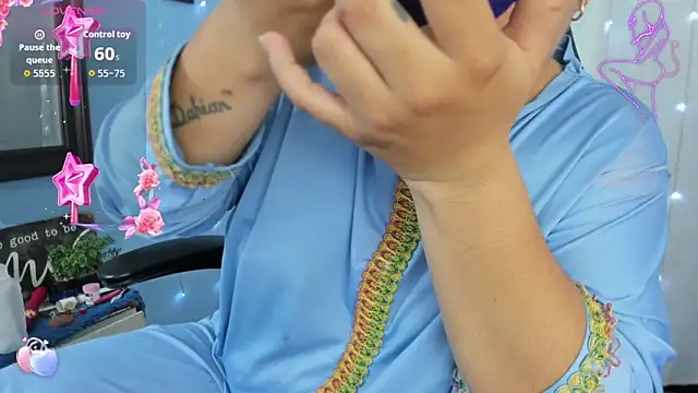 Snapshot of Falak-Yasin chatting on May 19, 11:49 am Falak-Yasin online show from May 19, 11:49 am