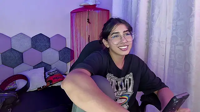 Snapshot of Horny_tgn chatting on May 19, 6:25 pm Horny tgn online show from May 19, 6:25 pm