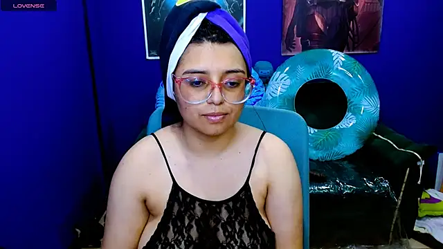 Snapshot of X_CHERRY_XX chatting on March 13, 9:26 pm X CHERRY XX online show from March 13, 9:26 pm