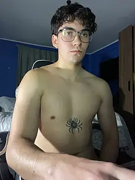 clguyy online show from March 29, 6:46 am