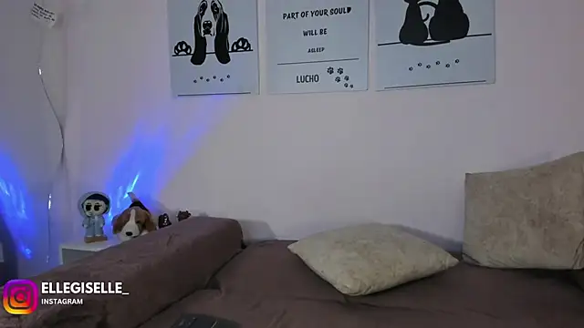 ElleGisellee online show from September 29, 3:33 am