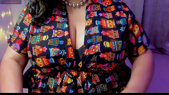 Gulabi Queen online show from March 1, 6:04 am