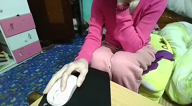 Snapshot of Anna-Cute69 chatting on February 27, 1:16 am Anna-Cute69 online show from February 27, 1:16 am