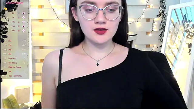 Snapshot of Josephine_jo chatting on December 4, 8:06 pm Josephine jo online show from December 4, 8:06 pm