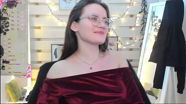 Snapshot of Josephine_jo chatting on December 17, 9:10 pm Josephine jo online show from December 17, 9:10 pm