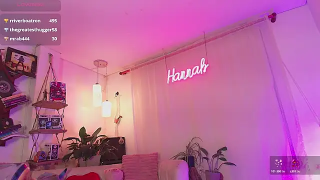 HANNAH LOVEE online show from July 7, 6:47 am