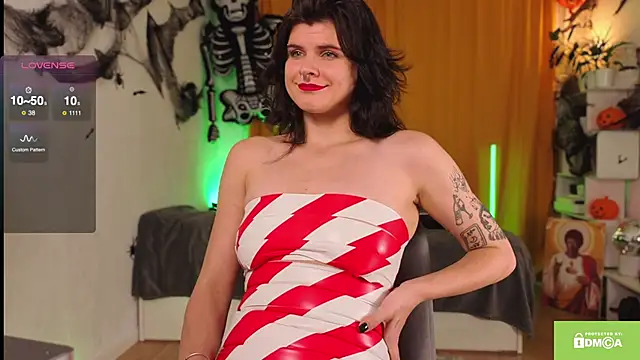 Snapshot of ginavontease chatting on October 30, 3:35 pm ginavontease online show from October 30, 3:35 pm