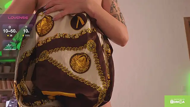 Snapshot of ginavontease chatting on November 16, 10:10 am ginavontease online show from November 16, 10:10 am