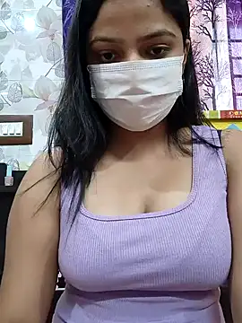 Snapshot of Myloveurvi chatting on December 17, 10:44 am Myloveurvi online show from December 17, 10:44 am