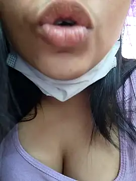 Snapshot of Myloveurvi chatting on December 29, 9:17 am Myloveurvi online show from December 29, 9:17 am