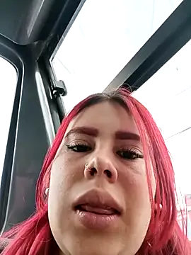 Snapshot of aurora_sky11 chatting on October 8, 3:31 pm aurora sky11 online show from October 8, 3:31 pm