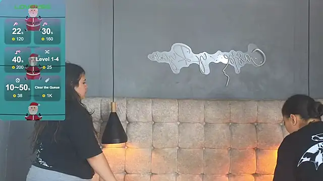 Laia and Aloby online show from December 13, 10:15 pm