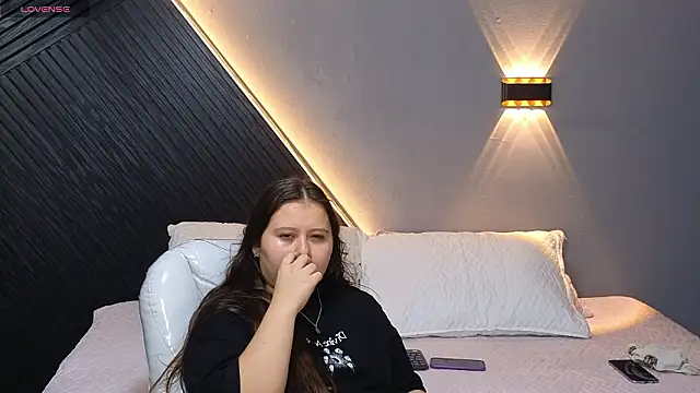 Laia and Aloby online show from February 23, 10:18 pm