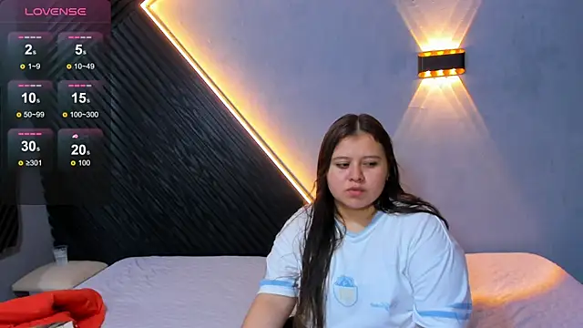 Snapshot of Laia_and_Aloby chatting on June 3, 11:32 pm Laia and Aloby online show from June 3, 11:32 pm