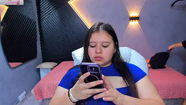 Snapshot of Laia_and_Aloby chatting on June 20, 9:50 pm Laia and Aloby online show from June 20, 9:50 pm