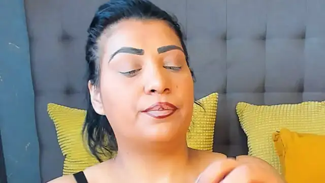 AmyCubes online show from June 18, 6:35 am