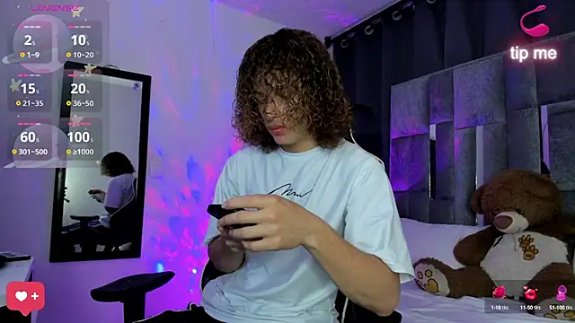 All3ssandr0 online show from December 21, 6:30 am