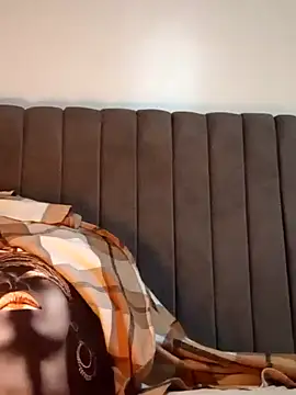 Snapshot of fatisexy chatting on January 6, 1:31 am fatisexy online show from January 6, 1:31 am