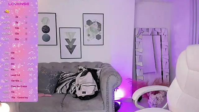 kendaall jenner  online show from January 10, 10:17 am