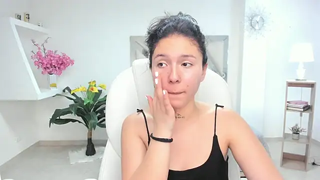 kendaall jenner  online show from February 1, 4:35 am