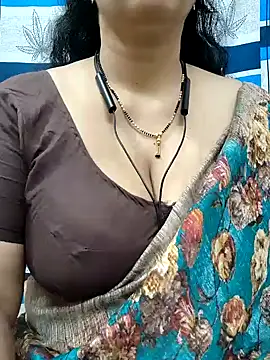 Snapshot of bhuvana555 chatting on December 12, 3:54 am bhuvana555 online show from December 12, 3:54 am