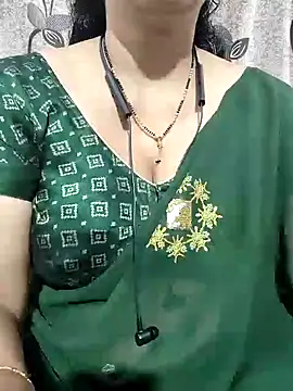 Snapshot of bhuvana555 chatting on December 20, 6:13 pm bhuvana555 online show from December 20, 6:13 pm