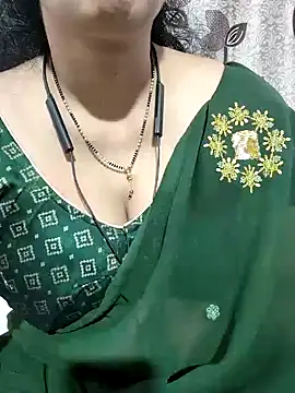 Snapshot of bhuvana555 chatting on December 20, 9:17 pm bhuvana555 online show from December 20, 9:17 pm
