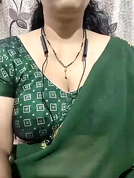 Snapshot of bhuvana555 chatting on December 25, 12:05 am bhuvana555 online show from December 25, 12:05 am