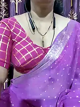 Snapshot of bhuvana555 chatting on January 6, 8:39 pm bhuvana555 online show from January 6, 8:39 pm