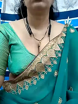 Snapshot of bhuvana555 chatting on January 8, 4:23 am bhuvana555 online show from January 8, 4:23 am