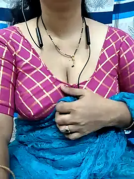 Snapshot of bhuvana555 chatting on January 15, 7:05 am bhuvana555 online show from January 15, 7:05 am