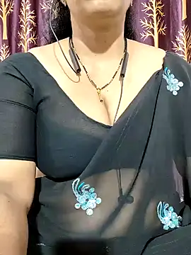 Snapshot of bhuvana555 chatting on January 25, 8:53 pm bhuvana555 online show from January 25, 8:53 pm