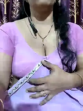 Snapshot of bhuvana555 chatting on January 26, 9:18 pm bhuvana555 online show from January 26, 9:18 pm