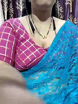 Snapshot of bhuvana555 chatting on February 1, 5:58 pm bhuvana555 online show from February 1, 5:58 pm