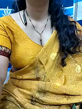 Snapshot of bhuvana555 chatting on February 4, 7:40 am bhuvana555 online show from February 4, 7:40 am
